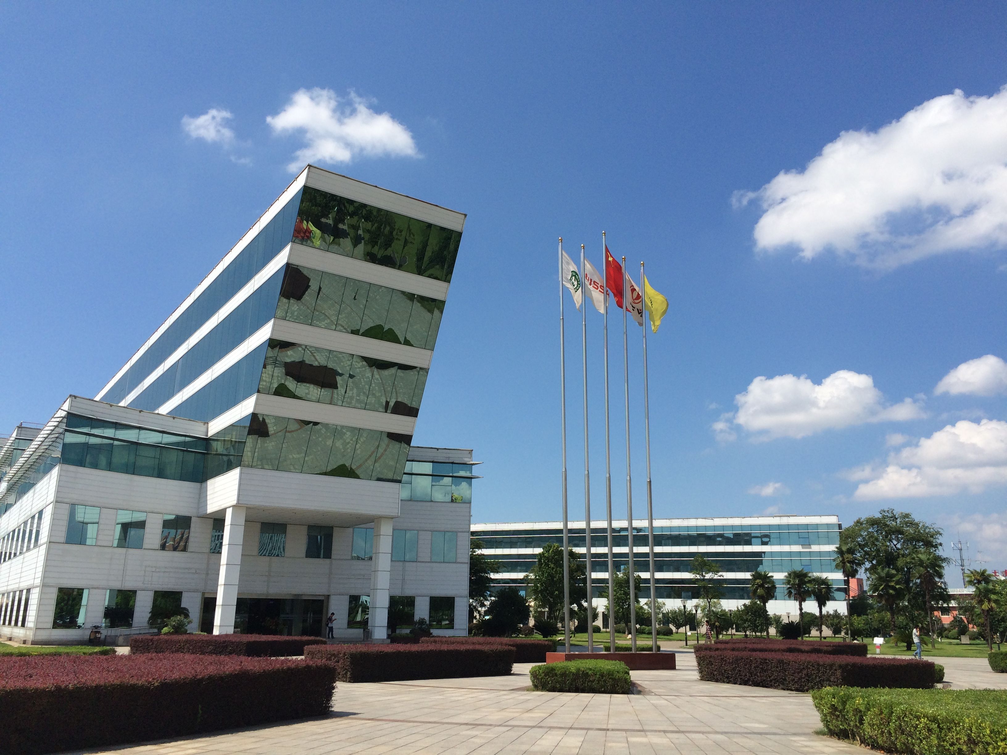 東風汽車有限公司總部遷移至武漢